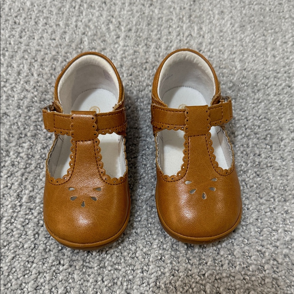 Angel Shoes - Baby Dottie Scalloped T-Strap Mary Jane, Tan